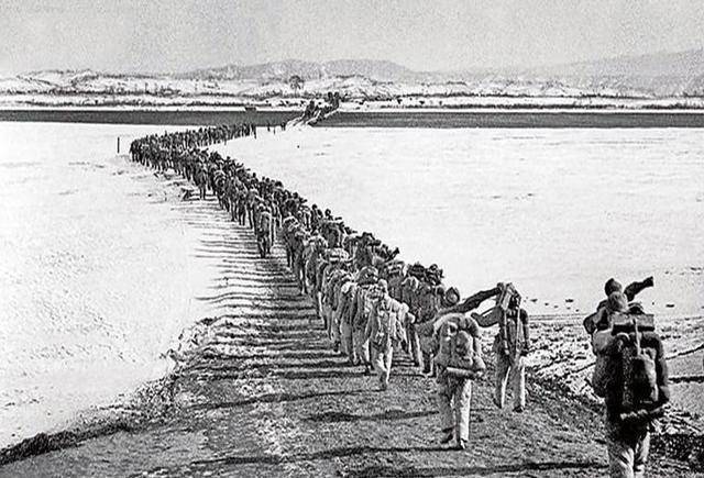 跨过鸭绿江，长津湖战役的英勇篇章，长津湖战役，英勇跨过鸭绿江的壮丽篇章