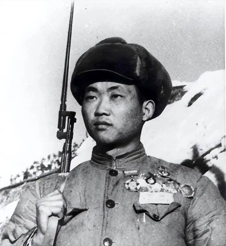 中国人民志愿军的第一名志愿者，英勇无畏的先驱者，中国人民志愿军首位无畏先驱，志愿者的英勇传奇