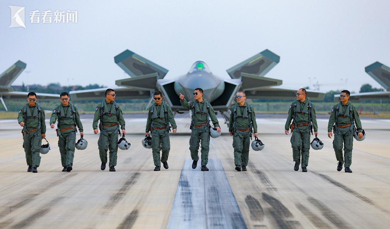 空十五军的荣耀与担当,空十五军,荣耀与担当的辉煌篇章