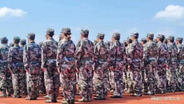 最新一期军事观察室深度解析,全球军事动态与中国国防力量展望,全球军事动态深度解析,中国国防力量展望与国防策略探讨——军事观察室最新一期报道