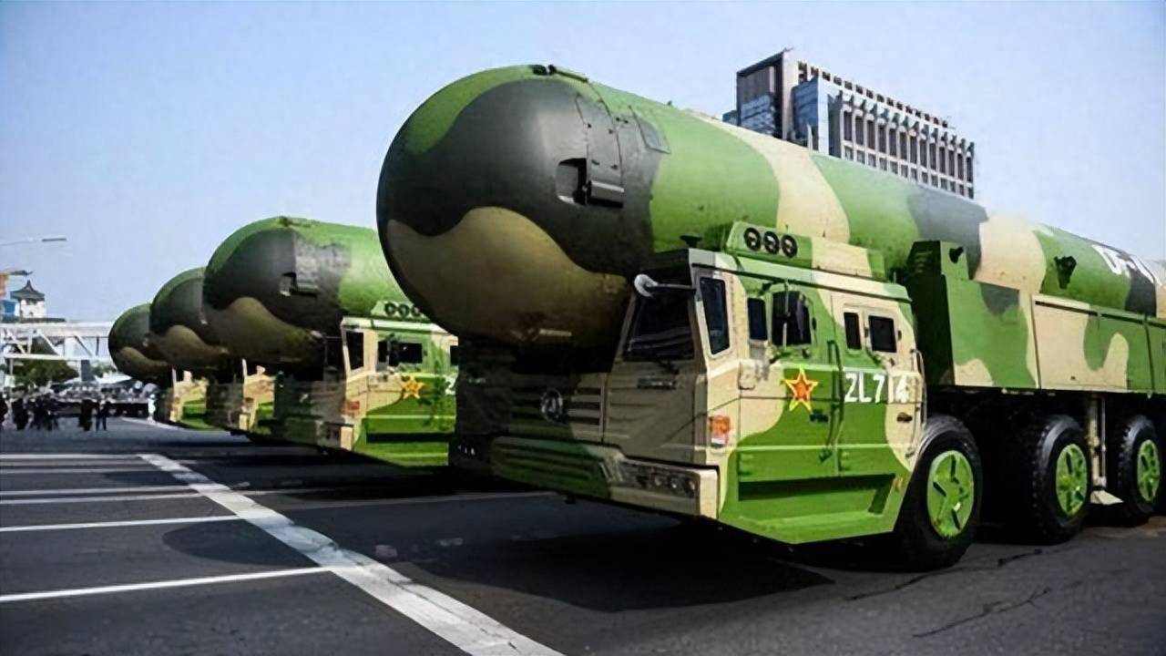 东风41发射画面,揭示中国战略导弹力量的壮丽瞬间,东风41发射壮丽瞬间,展现中国战略导弹力量的震撼力量