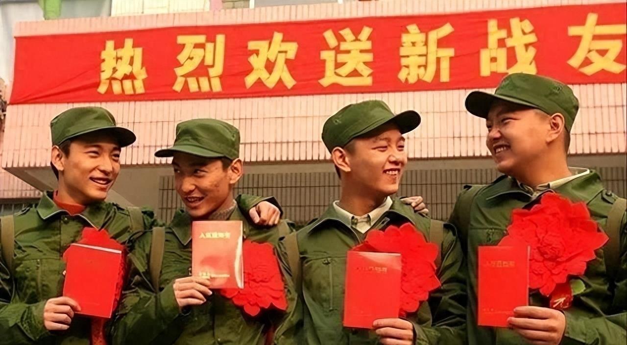 集团军军长和军长谁大的深度解析,集团军军长与军长职位对比的深度解析