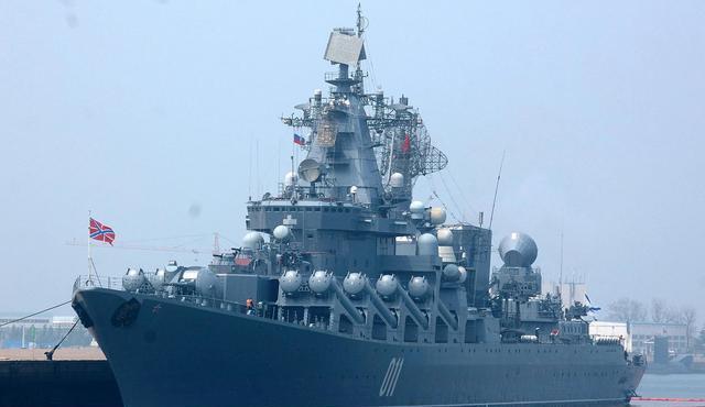 瓦良格号与莫斯科号,两大巨舰的历史与现状,瓦良格号与莫斯科号巨舰,历史、现状探秘