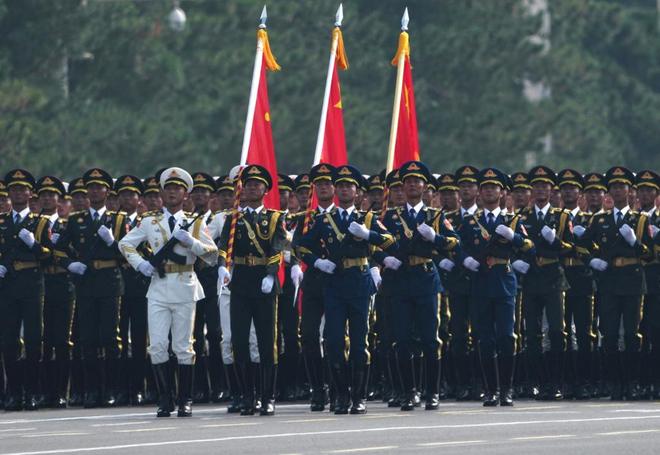 阅兵第一个方队，展现国家力量与荣耀，阅兵首阵展现国家力量与荣耀