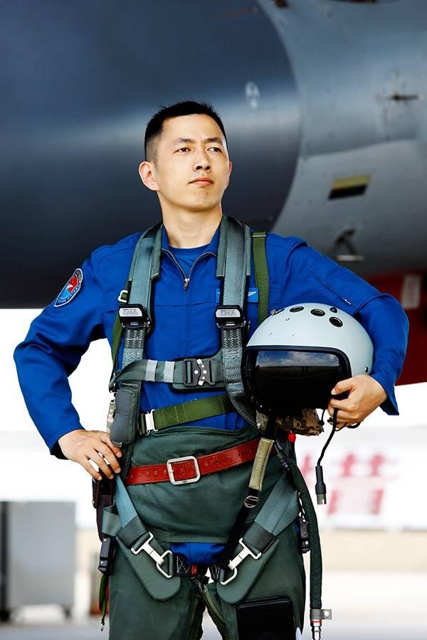 歼-16，中国空中力量的璀璨明珠，厉害与否的实证，歼-16，中国空中力量的璀璨明珠，实力展现不容小觑