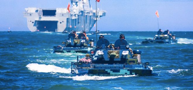 半潜船在两栖作战中的作用,半潜船在两栖作战中的关键作用解析