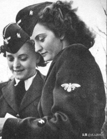 中国女兵霸气,无畏前行,展现巾帼风采,中国女兵,无畏前行,巾帼风采展雄姿