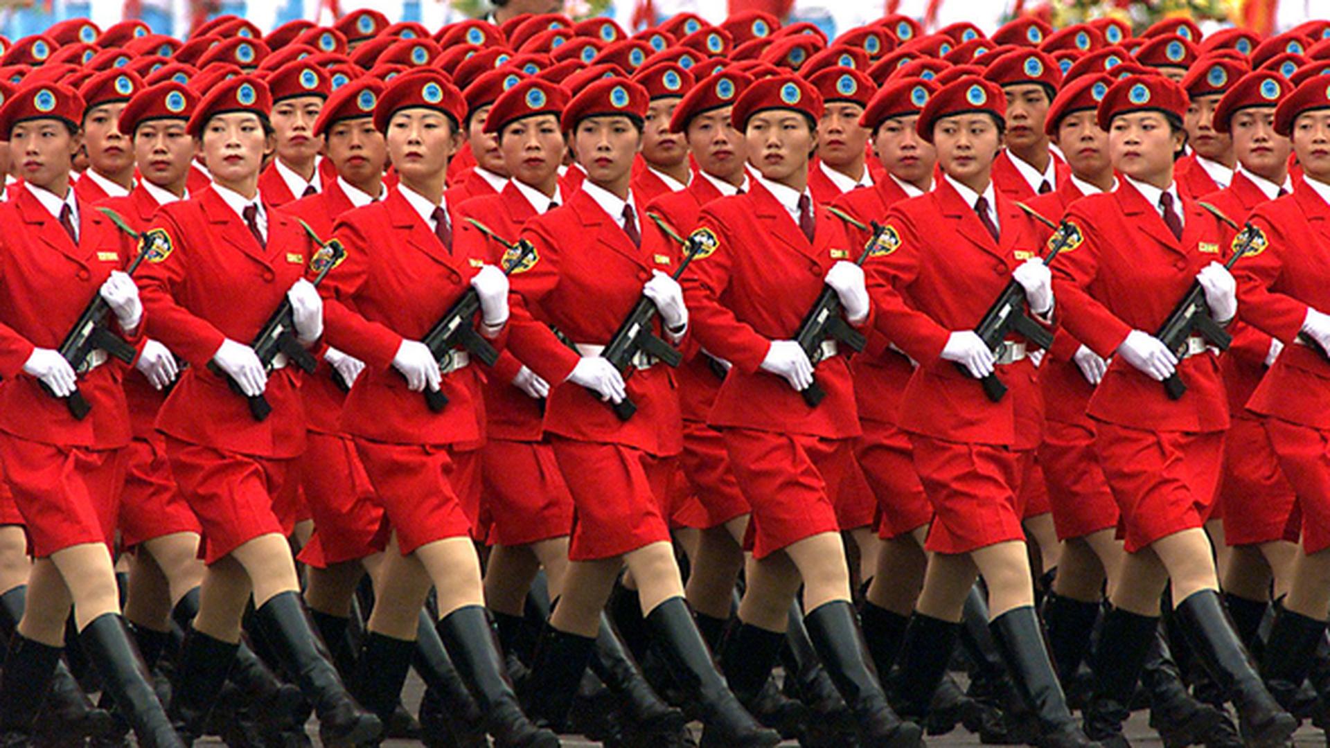 中国女兵与红色军装的荣耀,中国女兵的红色军装荣耀