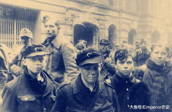 德国纳粹军装最帅的一套,历史、设计与其背后的意义,德国纳粹军装的经典设计,历史、设计与其背后的意义解析