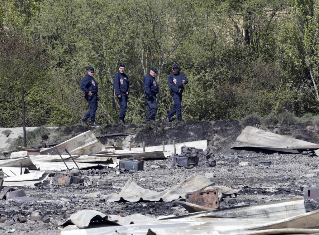 歼-10战斗机翱翔天际,天空巡逻的英勇使者,歼-10战斗机,英勇天空巡逻使者翱翔天际