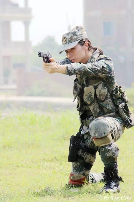 中国第一批女特种兵，破茧成蝶的荣耀征途，中国首批女特种兵，荣耀征途的蜕变之路