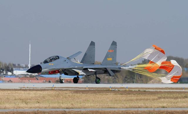 苏-27的气动设计是否完美?深度解析与探讨,苏-27气动设计深度解析,完美与否的探讨