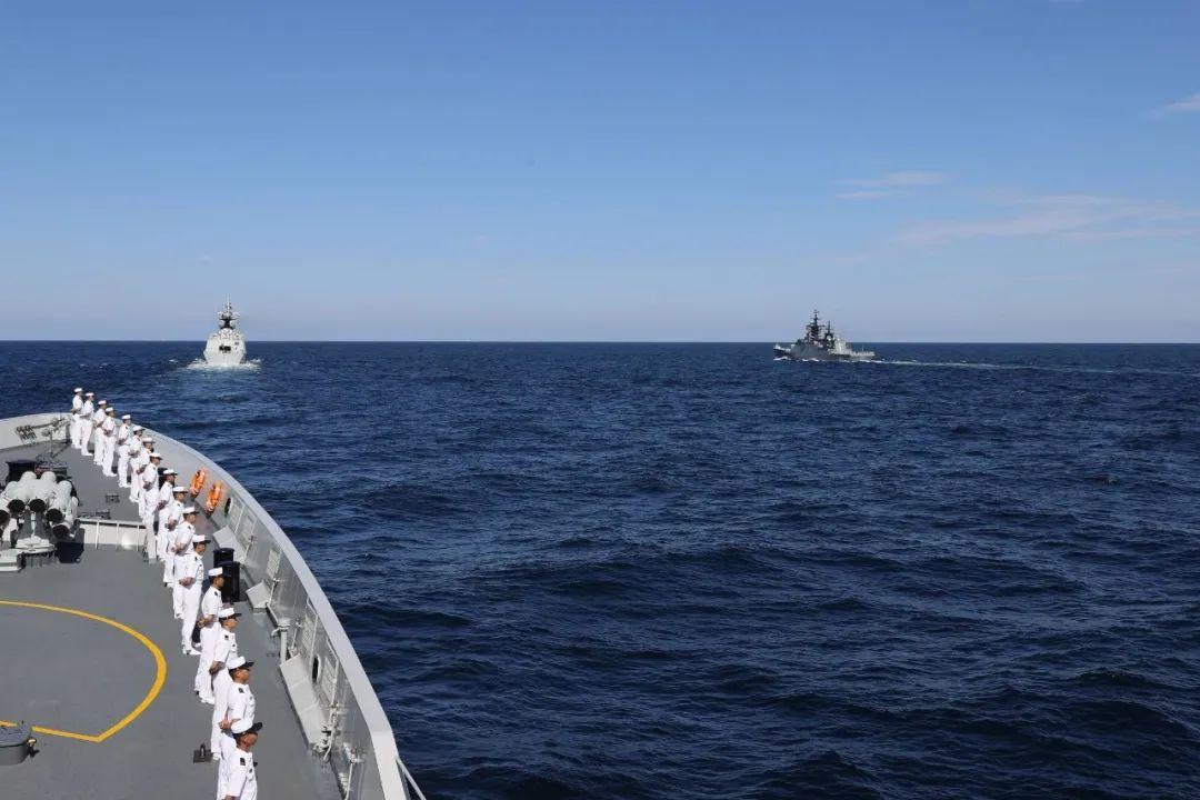 关于军事新闻的文章应由本人根据自身实际情况书写,以下仅供参考。,军事新闻揭秘,最新动态与战略分析