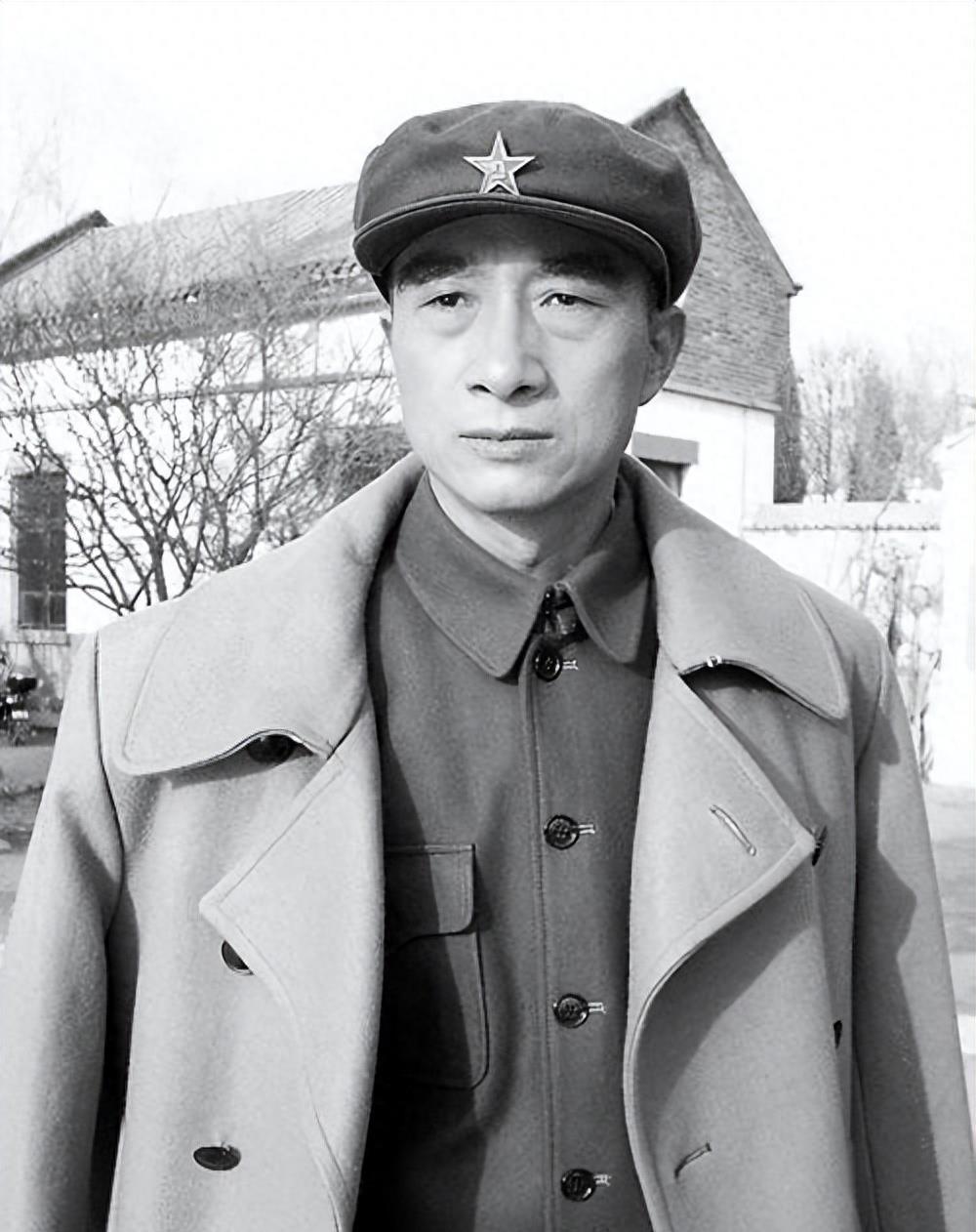 指挥海南岛战役，解放战争中的英勇壮举，海南岛战役，解放战争中的英勇壮举胜利指挥纪实