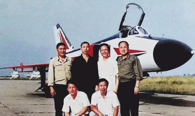 揭秘歼八之父，中国航空事业的杰出贡献者，揭秘歼八之父，中国航空事业的杰出人物——陈一坚的传奇人生
