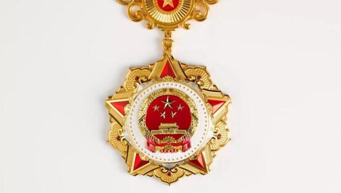 共和国勋章级别高,彰显国家荣誉与尊崇,共和国勋章,彰显国家荣誉与尊崇的至高荣誉