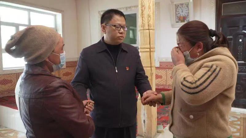 今日头条新闻聚焦新疆人物孙国恩,展现时代风采的杰出代表,新疆人物孙国恩,展现时代风采的杰出代表今日聚焦报道