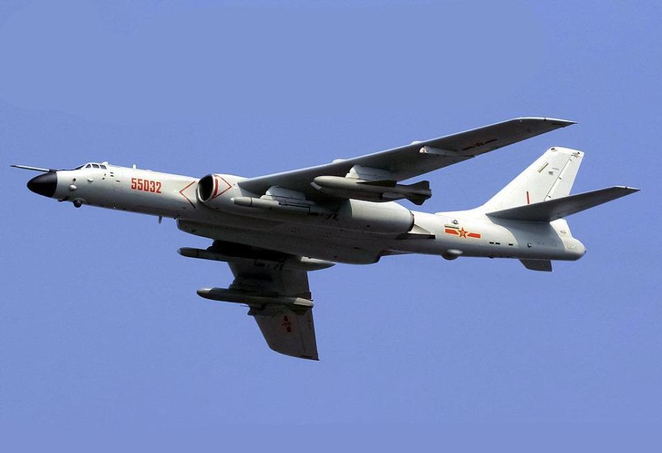 轰-6N图片，揭示中国战略轰炸机的发展历程与现状，中国战略轰炸机轰-6N图片揭示发展历程与现状