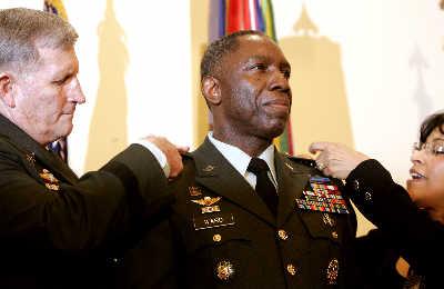 舰长一般是什么军衔,舰长军衔揭秘,究竟是何级别?