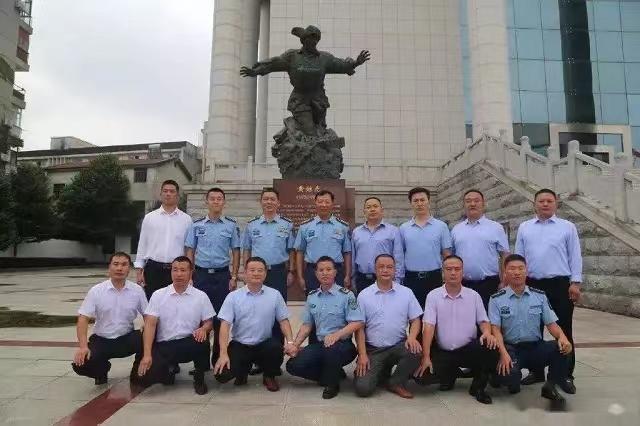空降兵第十五军，揭秘其级别与荣耀，揭秘空降兵第十五军的级别与荣耀历程