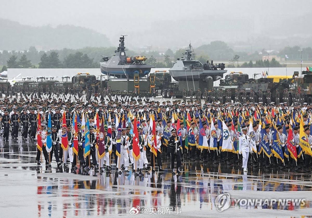 韩国国庆阅兵,展现国家力量与荣耀,韩国国庆阅兵展示国家力量与荣耀风采