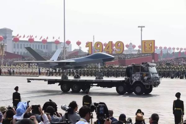 庆祝七十年辉煌成就,歼-20展翅翱翔——中国阅兵史上的壮丽篇章,中国阅兵史上的壮丽篇章,庆祝七十年辉煌成就,歼-20展翅翱翔