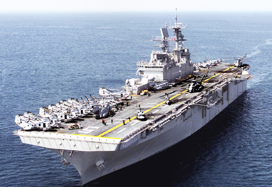 黄蜂级两栖攻击舰的发展及其战略意义,黄蜂级两栖攻击舰,发展概况与战略价值解析