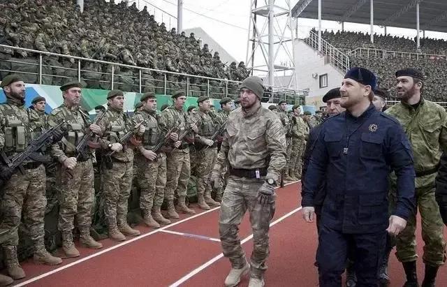 俄乌战争升级,全球卷入战火——85个国家参战,俄乌战争升级引发全球战火,85国卷入战斗风暴