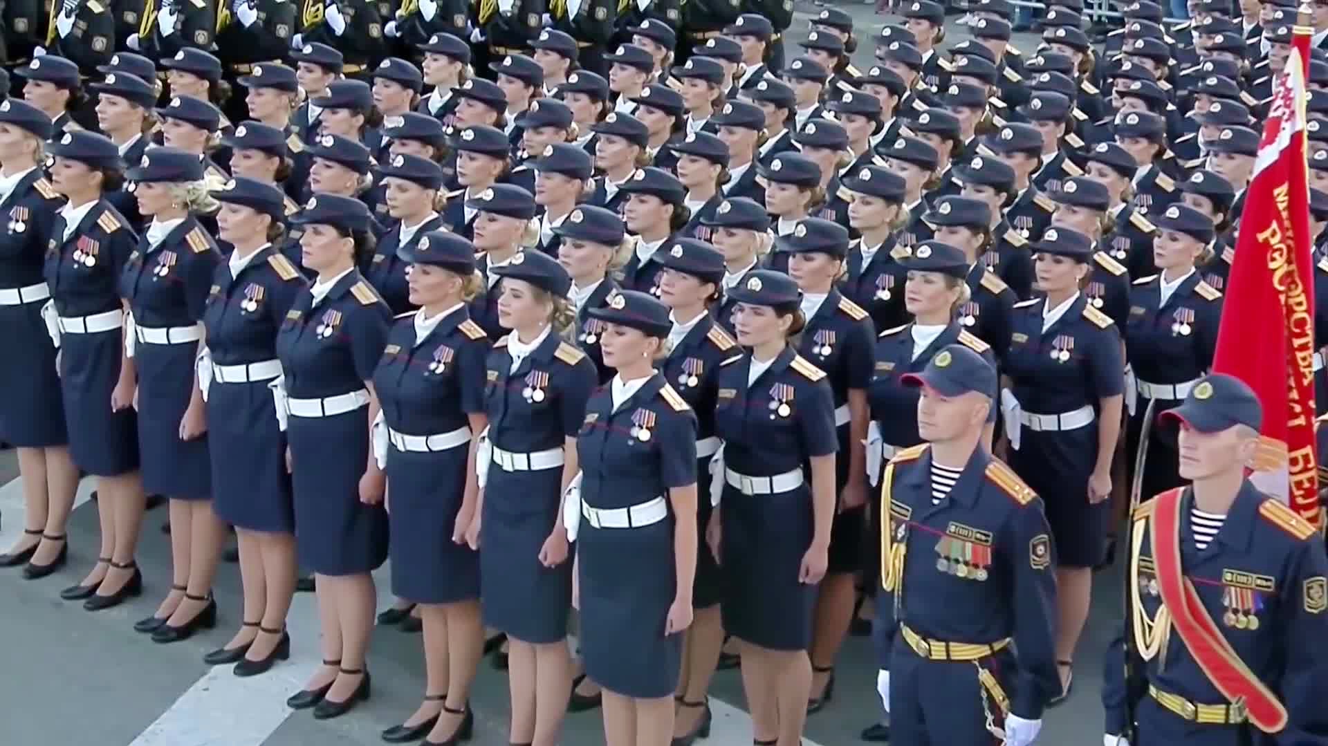 各国阅兵女兵仪仗队,展现力量与荣耀的象征,全球阅兵中的女兵仪仗队,力量与荣耀的展现