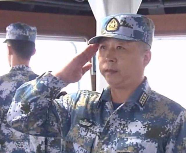 辽宁舰航母首位舰长,荣耀与担当,辽宁舰航母首位舰长,荣耀与重任的担当