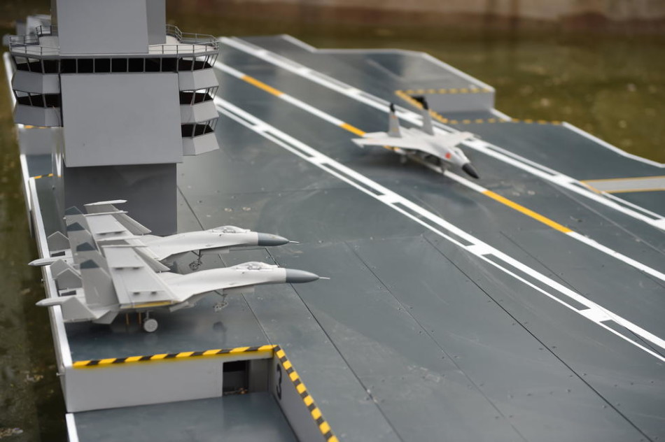 航空母舰模型可下水，探索、体验与模拟的海上征途，探索海上征途，航空母舰模型下水体验与模拟之旅