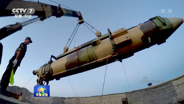 东风21D导弹首次公开亮相,揭示中国战略威慑力量的新篇章,东风21D导弹首次公开亮相,中国战略威慑力量新篇章揭秘