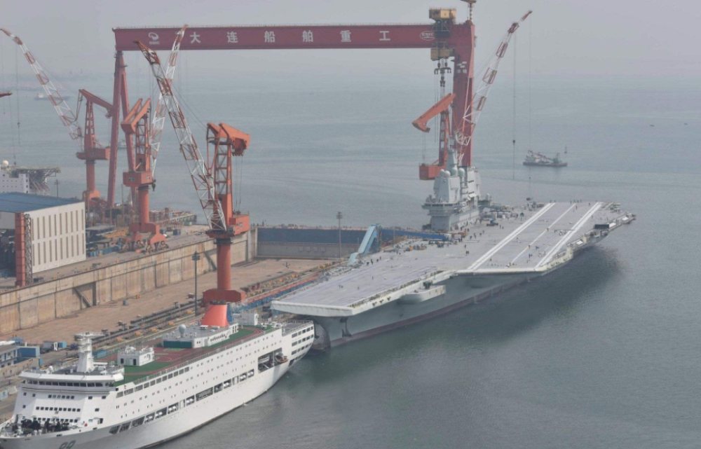 中国海军新里程碑，003航母船体合拢常规动力，中国海军新里程碑，003航母船体合拢，常规动力时代来临