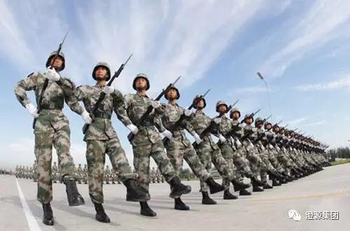 重温历史瞬间，99年阅兵中的方队劈枪视频，重温历史瞬间，99年阅兵方队劈枪震撼回顾