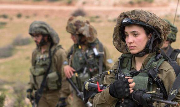 国防军事人物故事，一位铁血将领的传奇人生，铁血将领的传奇国防人生