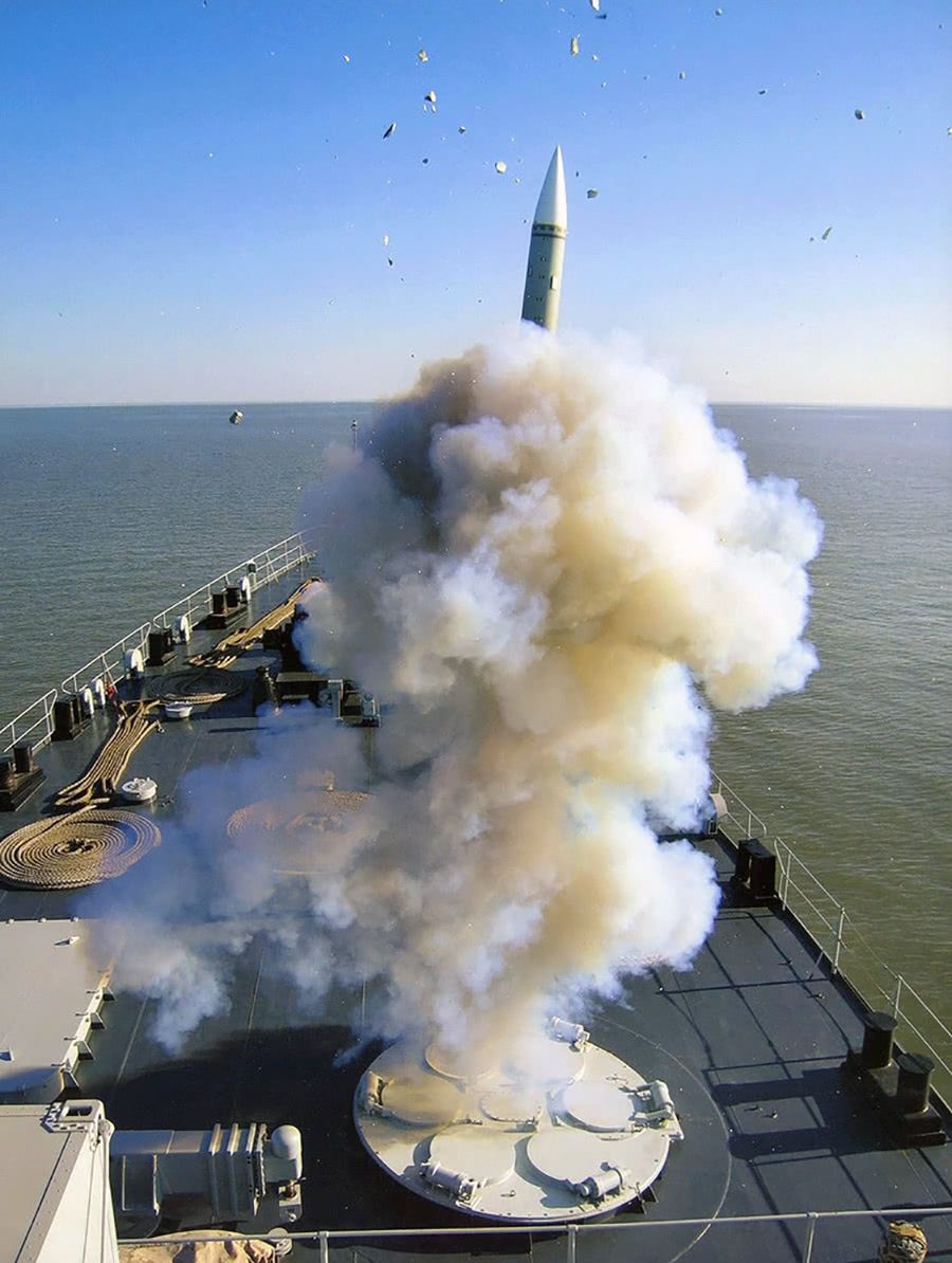 海军红旗-16C防空导弹,捍卫海域安全的尖端利器,海军红旗-16C防空导弹,海域安全的尖端守护神