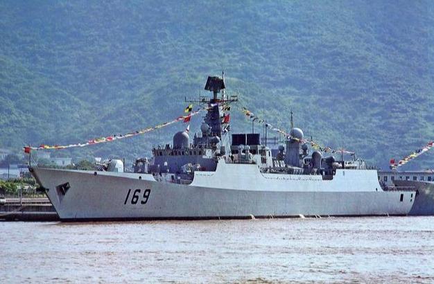 探索中国海军的骄傲，052B型导弹驱逐舰的图片解析，中国海军的骄傲，052B型导弹驱逐舰图片深度解析