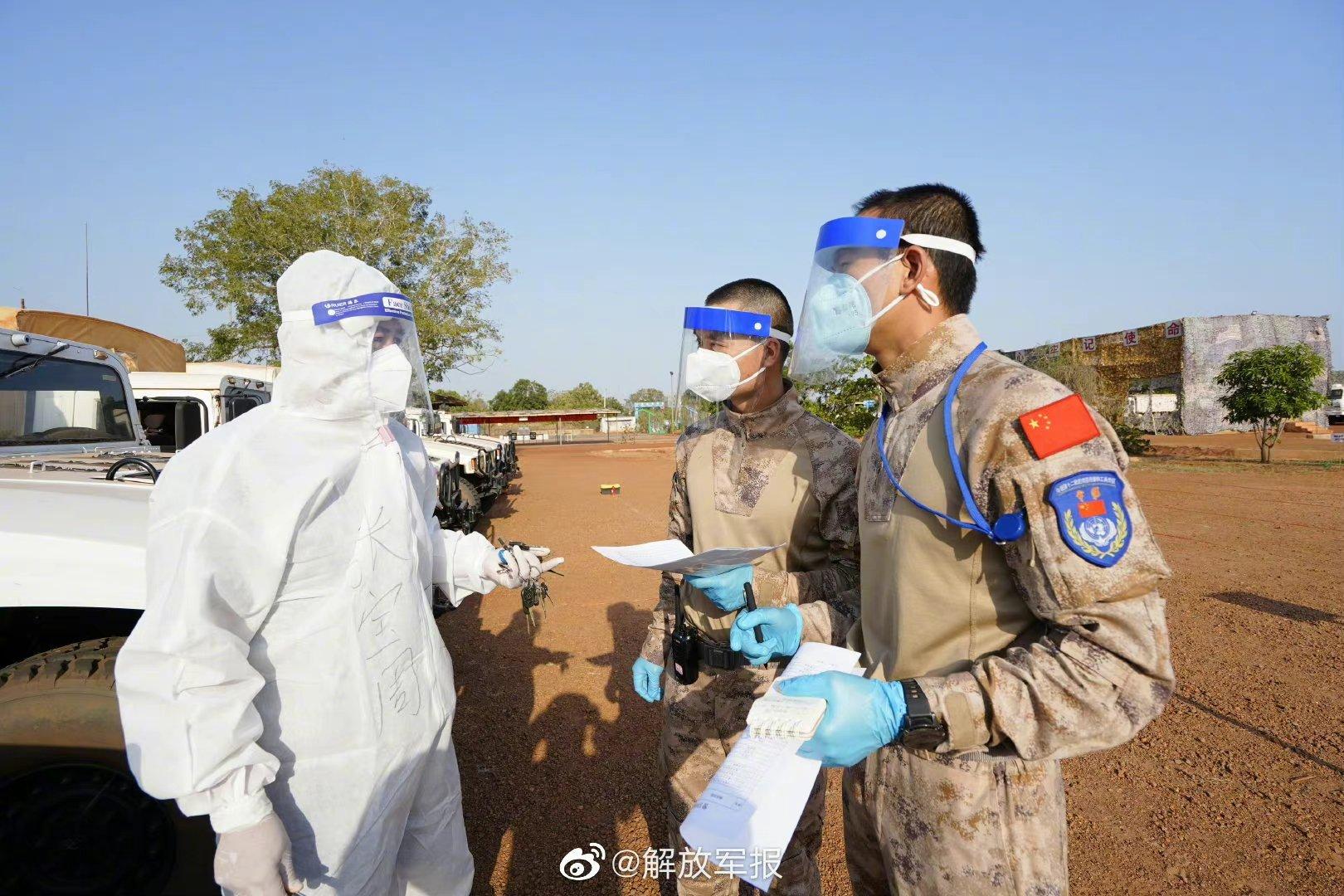 关于19式和21式迷彩哪个更好看的研究与探讨，19式与21式迷彩哪个更好看，深度研究与探讨