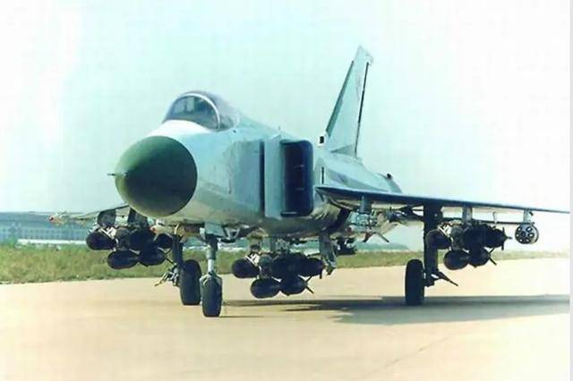 歼-8与歼轰-7，中国空军力量的双璧，中国空军力量的双璧，歼-8与歼轰-7