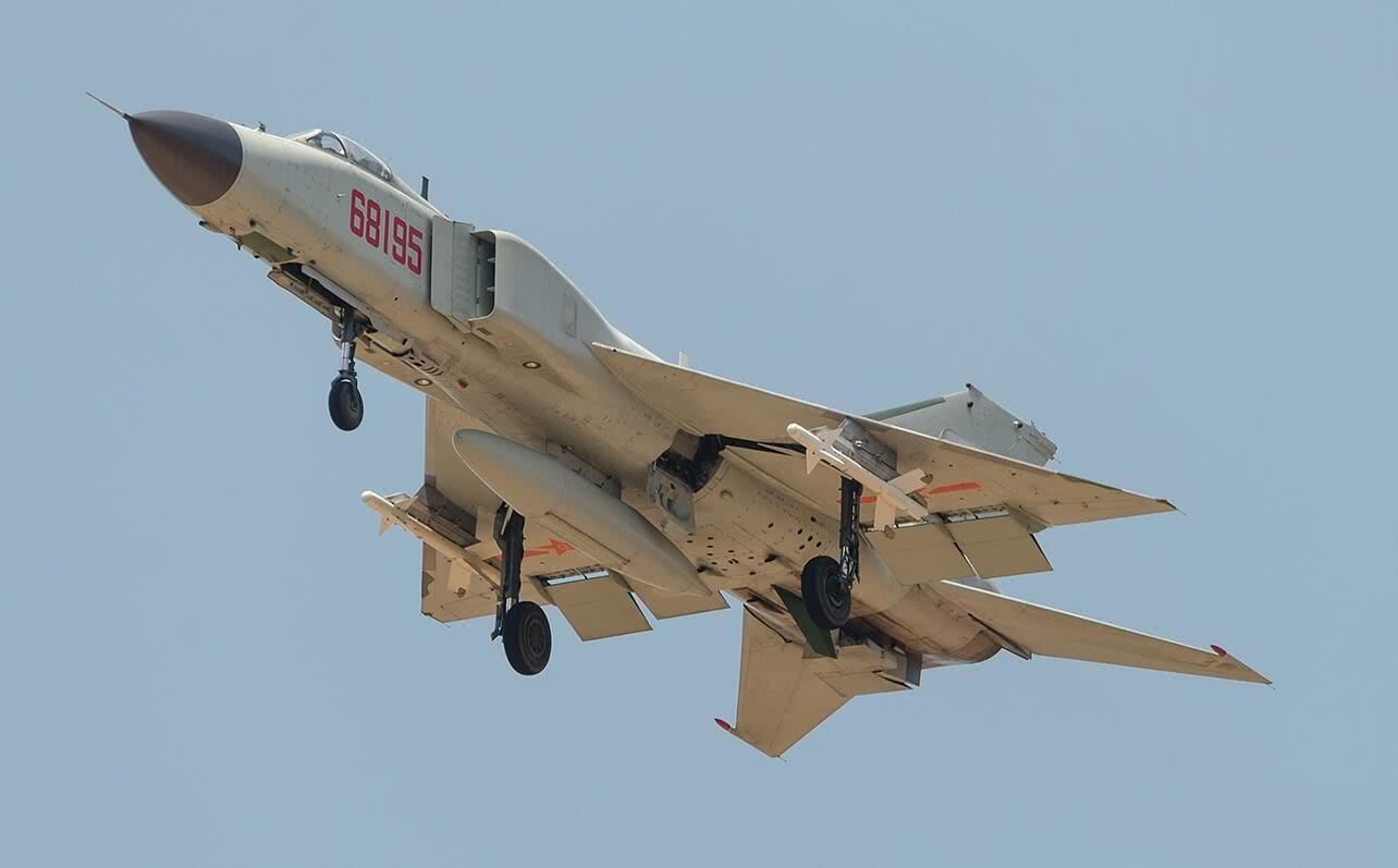 歼-8与歼轰-7,中国空军力量的双璧,中国空军力量的双璧,歼-8与歼轰-7