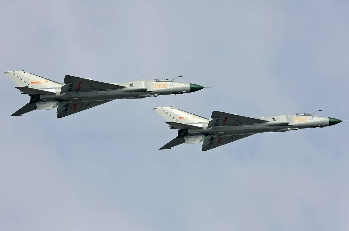 歼-8与歼轰-7,中国空军力量的双璧,中国空军力量的双璧,歼-8与歼轰-7