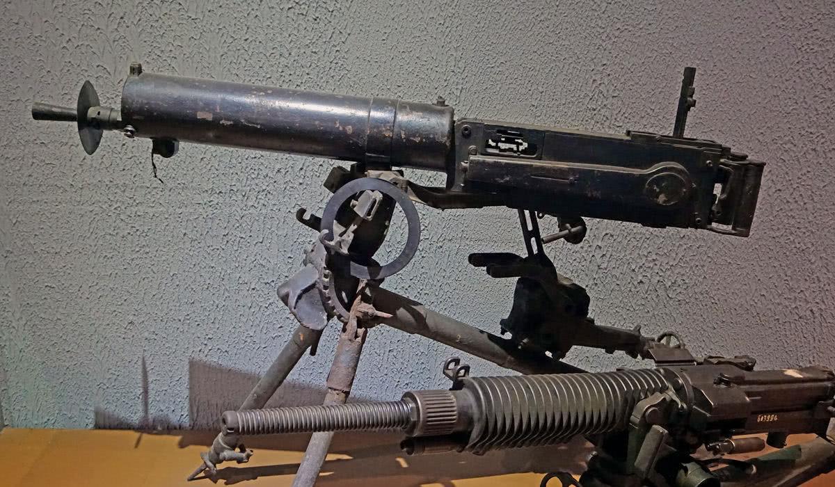 国产98式重机枪,中国军工的杰出代表,国产98式重机枪,中国军工的辉煌典范