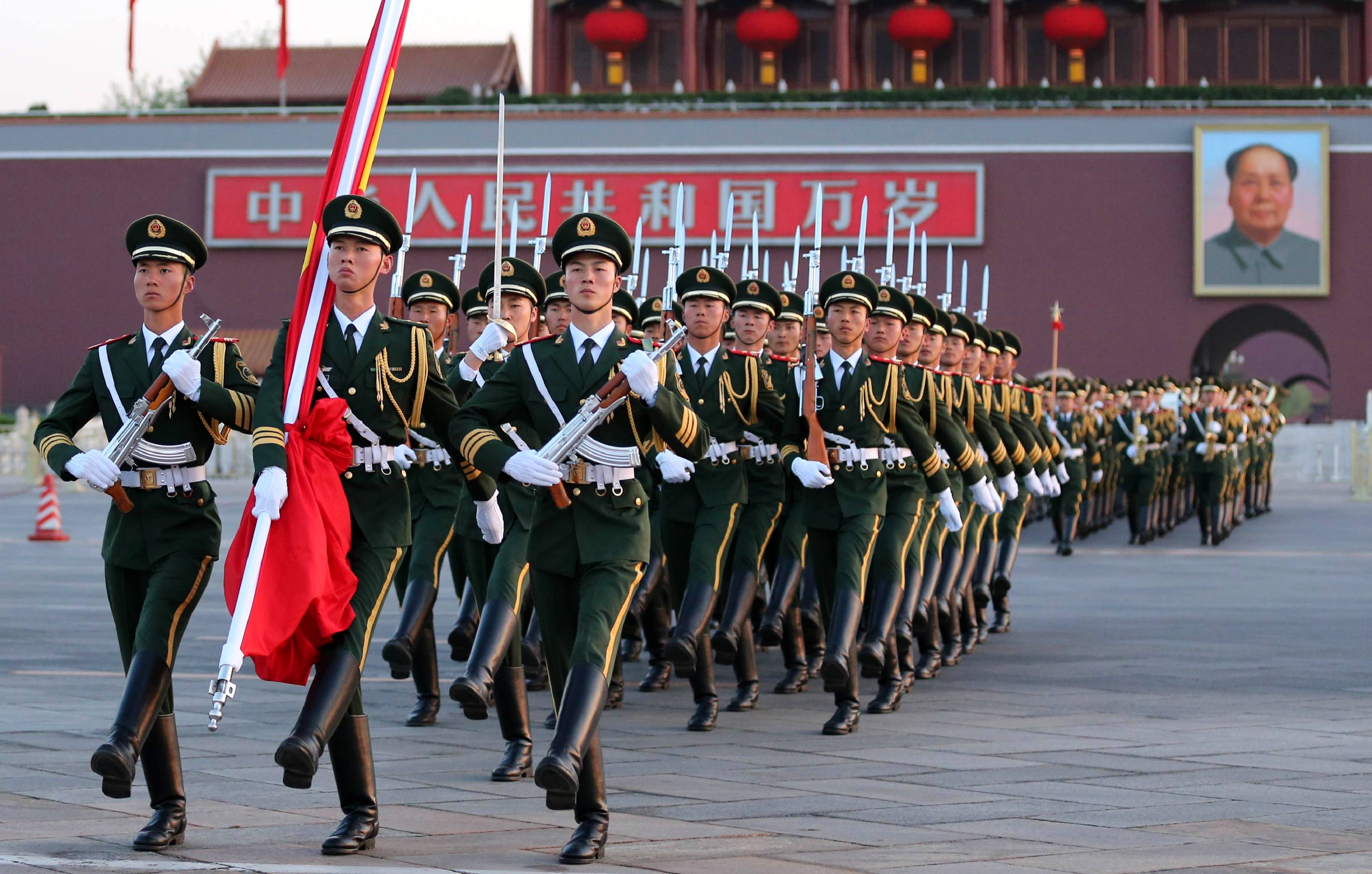 国旗护卫队最新图片，荣耀与责任的象征，国旗护卫队风采，荣耀与责任的象征图片展示