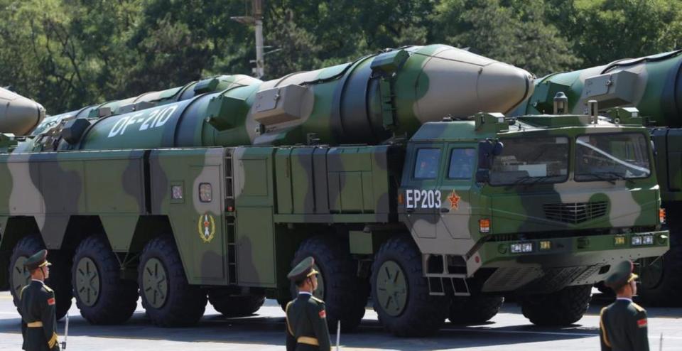 东风17与东风21D,中国导弹力量的双重威胁,东风17与东风21D,中国导弹力量的双重威胁震慑