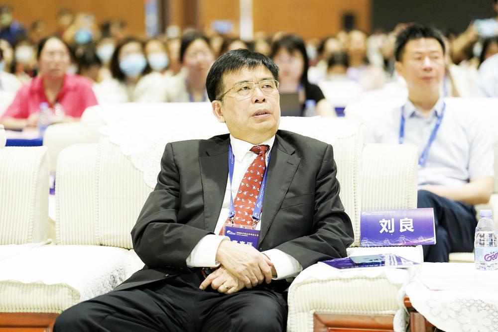 刘良与刘中秋,探索两人之间的深层关系,刘良与刘中秋,深度探究二人关系之谜