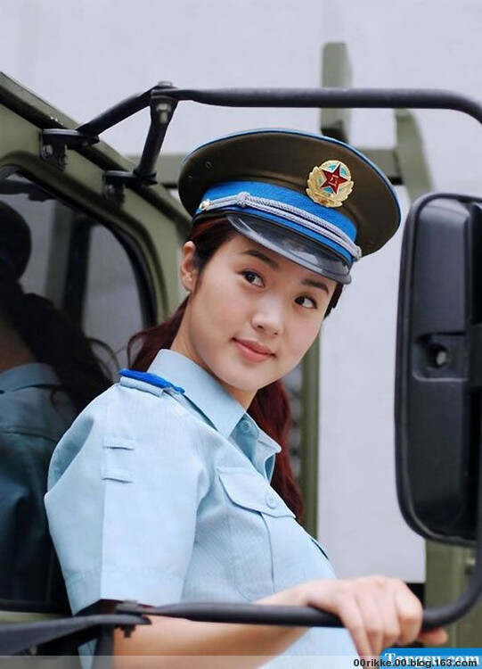 中国女兵，美丽与力量的完美结合——漂亮图片展现，中国女兵，美丽与力量的完美融合——精选图片展示