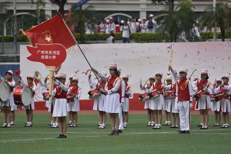 国庆手抄报，展现三军仪仗队的荣耀瞬间，国庆手抄报，三军仪仗队荣耀瞬间展风采